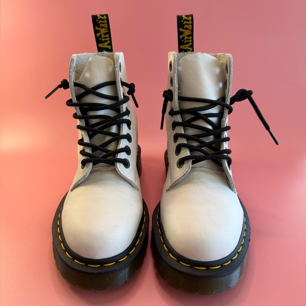 Doc Martens 27376 LACED Virginia soft leather boots white Sz Men’s 7 Women’s 8